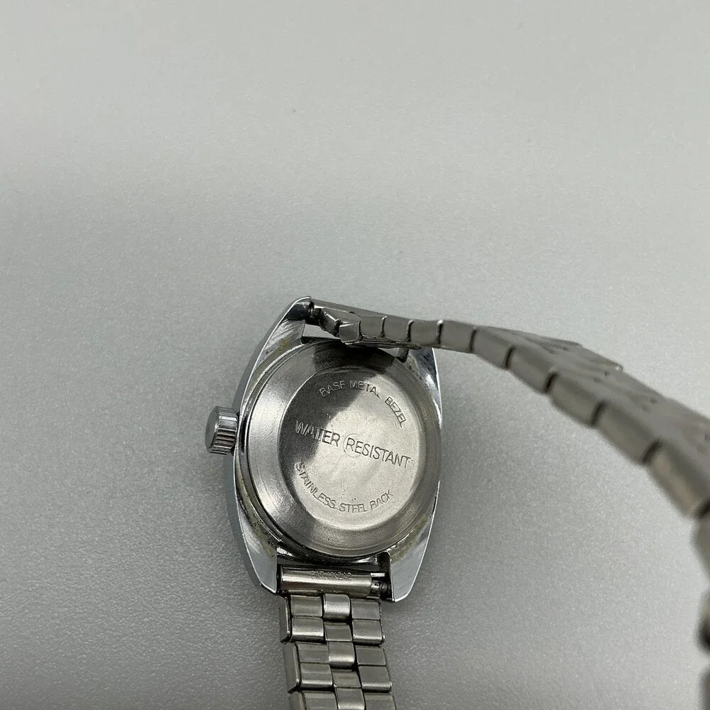 Vintage Timex Womens Watch 24mm White Dial Silver Bracelet Manual Wind Date
